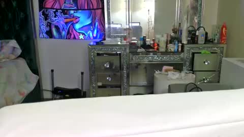 Yasmine pretty online show from 02.19.25