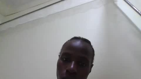 pretty_betty_ online show from 02.18.25