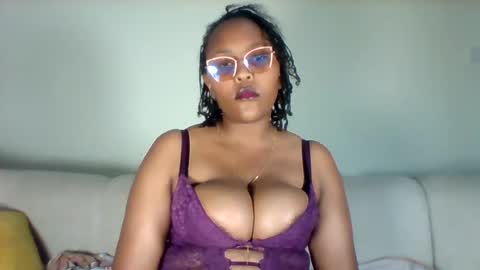 pretty_dee1 online show from 07.28.26