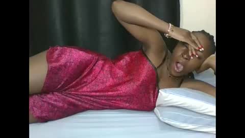 Snapshot of pretty_ebony2 chatting on 11.27.25 Anne online show from 11.27.25