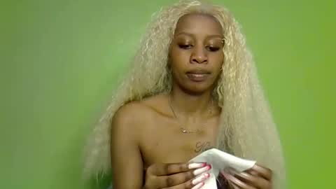 Snapshot of pretty_g2 chatting on 10.23.25 pretty_g2 online show from 10.23.25