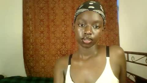 Snapshot of pretty_hearts chatting on 03.04.26 Shillah online show from 03.04.26