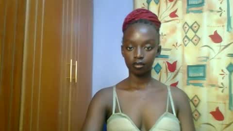 Snapshot of pretty_hearts chatting on 04.05.26 Shillah online show from 04.05.26