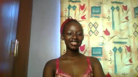 Snapshot of pretty_hearts chatting on 04.07.26 Shillah online show from 04.07.26