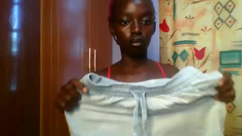 Snapshot of pretty_hearts chatting on 04.14.26 Shillah online show from 04.14.26