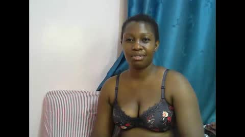 Snapshot of pretty_kylah chatting on 10.01.25 pretty_kylah online show from 10.01.25