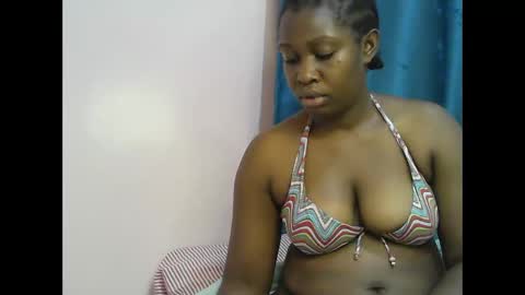 Snapshot of pretty_kylah chatting on 10.12.25 pretty_kylah online show from 10.12.25