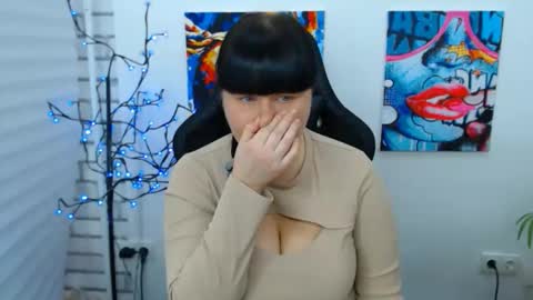 Snapshot of pretty_malika chatting on 12.03.25 pretty_malika online show from 12.03.25