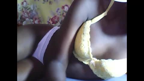 Snapshot of pretty_mine chatting on 01.03.25 pretty time online show from 01.03.25