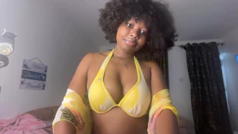 Snapshot of pretty_peaches chatting on 12.13.25 Pretty peaches online show from 12.13.25