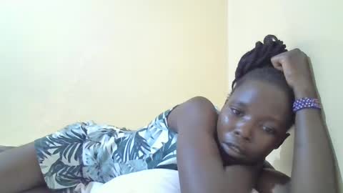 Snapshot of pretty_petite_ebony chatting on 02.12.25 pretty_petite_ebony online show from 02.12.25