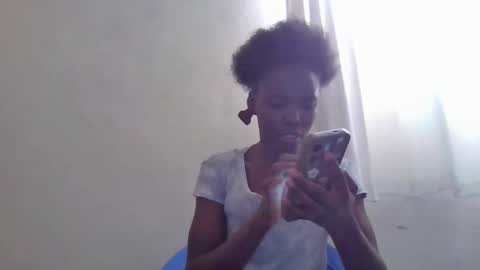 pretty_petite_ebony online show from 11.14.25