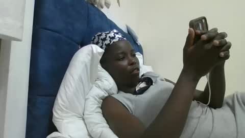 pretty_petite_ebony online show from 11.27.25