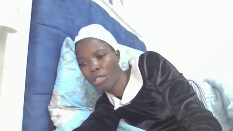 pretty_petite_ebony online show from 12.20.25