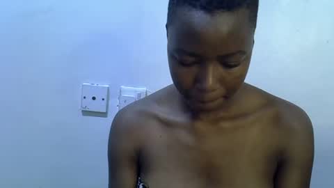 Snapshot of pretty_queen18 chatting on 11.08.25 NASH online show from 11.08.25