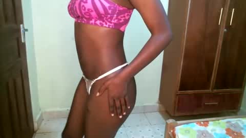 Snapshot of prettybabe02 chatting on 02.23.25 SaraCattra online show from 02.23.25