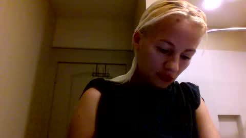 Snapshot of prettybabypetite chatting on 11.17.25 Missy Jack online show from 11.17.25