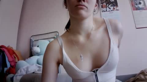 Snapshot of prettybella_7 chatting on 03.30.26 Bella online show from 03.30.26