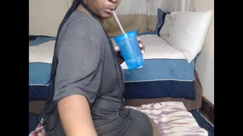 Snapshot of prettyblack25 chatting on 10.16.25 Cindy online show from 10.16.25