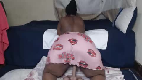 Snapshot of prettyblack25 chatting on 02.28.26 Cindy online show from 02.28.26