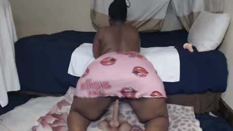 Snapshot of prettyblack25 chatting on 03.07.26 Cindy online show from 03.07.26