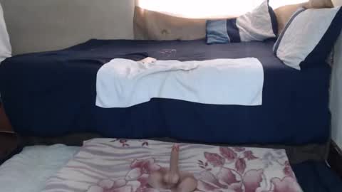 Snapshot of prettyblack25 chatting on 04.15.26 Cindy online show from 04.15.26