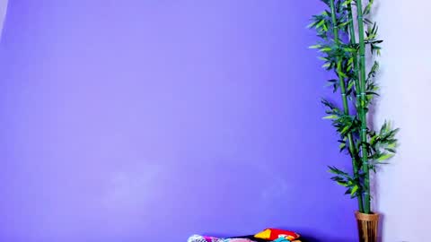 Snapshot of prettybunnies08 chatting on 01.11.25 Enzo Denis online show from 01.11.25