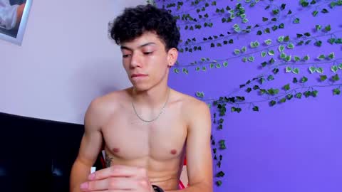 Snapshot of prettybunnies08 chatting on 01.29.25 Enzo Denis online show from 01.29.25