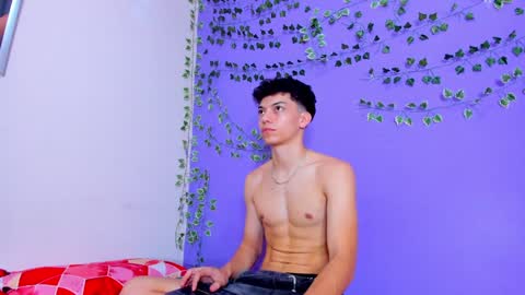 Snapshot of prettybunnies08 chatting on 02.07.25 Enzo Denis online show from 02.07.25