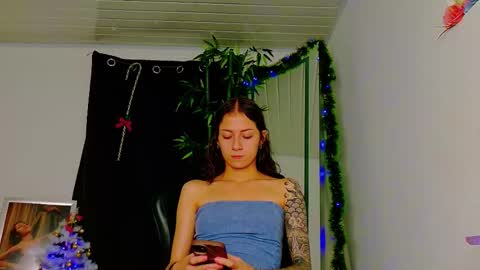 Snapshot of prettybunnies08 chatting on 01.10.26 Enzo Denis online show from 01.10.26