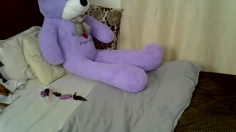 Snapshot of prettybunnny chatting on 12.16.25 Bunny online show from 12.16.25