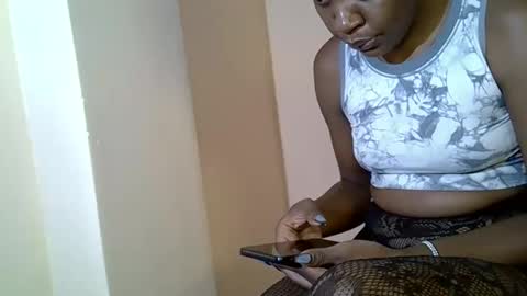 Snapshot of prettychocolata chatting on 04.22.26 prettychocolata online show from 04.22.26