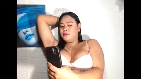 Snapshot of prettydiannara chatting on 01.13.25 prettydiannara online show from 01.13.25