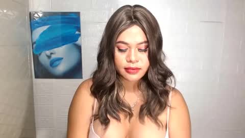 Snapshot of prettydiannara chatting on 02.24.25 prettydiannara online show from 02.24.25