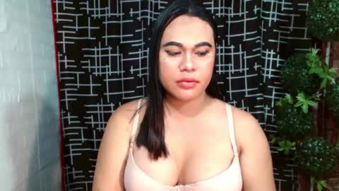 Snapshot of prettydiannara chatting on 10.12.25 prettydiannara online show from 10.12.25
