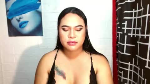 Snapshot of prettydiannara chatting on 10.18.25 prettydiannara online show from 10.18.25
