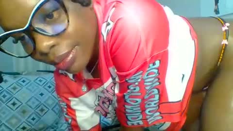 PrettyEla online show from 01.11.26