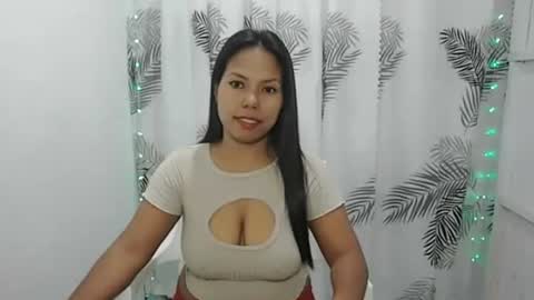 prettygirl_ynna online show from 11.16.25