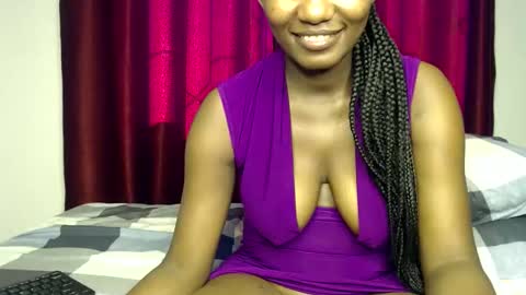 Snapshot of prettygoddess1 chatting on 10.01.25 Mary online show from 10.01.25