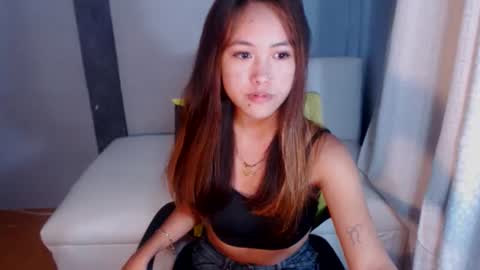 Snapshot of prettyhotshakira chatting on 06.22.26 shakira online show from 06.22.26