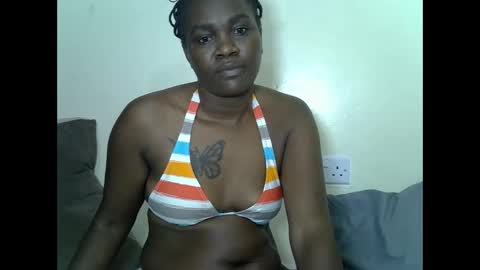Snapshot of prettyliz30 chatting on 09.08.25 LILIAN online show from 09.08.25