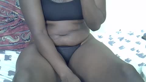 Snapshot of prettyliz30 chatting on 10.17.25 LILIAN online show from 10.17.25