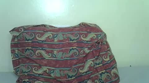 Snapshot of prettyliz30 chatting on 10.18.25 LILIAN online show from 10.18.25