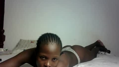 Snapshot of prettymelly_ chatting on 02.25.25 Melly online show from 02.25.25