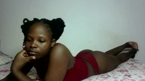 Snapshot of prettymelly_ chatting on 03.07.25 Melly online show from 03.07.25