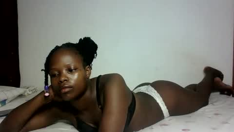 Snapshot of prettymelly_ chatting on 03.09.25 Melly online show from 03.09.25