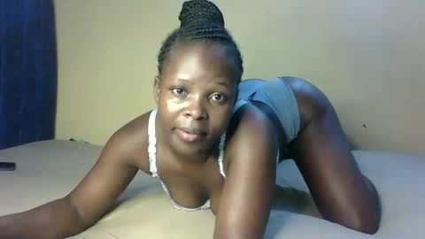 Snapshot of prettymelly_ chatting on 10.26.25 Melly online show from 10.26.25