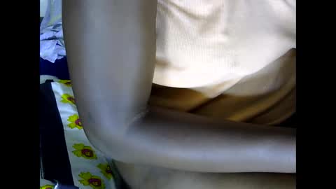 Snapshot of prettymish25 chatting on 12.03.25 prettymish25 online show from 12.03.25