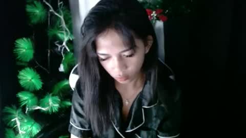 Snapshot of prettymiya chatting on 11.30.25 Miya 3 online show from 11.30.25