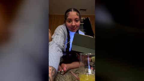 Snapshot of prettynnnpink chatting on 04.16.26 prettynnnpink online show from 04.16.26